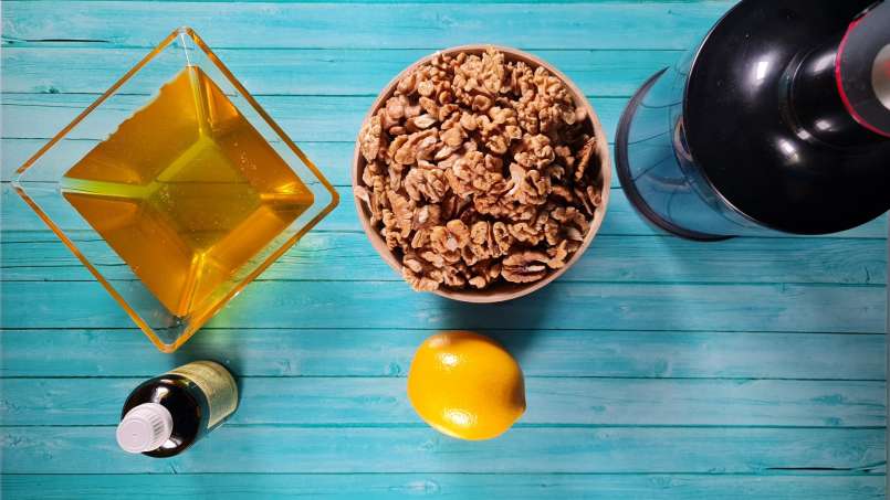 Miód z orzechami włoskimi, cytryną i propolisem na odporność, zdjęcie 5